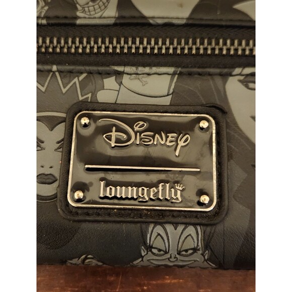 LOUNGEFLY Disney Villains Debossed Black Zip Vegan Leather Wallet - Picture 7 of 7